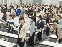 222人が学ぶ心遣い　応対マナー講習会を開催画像