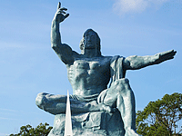 長崎平和祈念の像