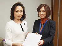 西村まさみ参議院議員(民主) 西村まさみ参議院議員(民主)