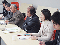 懇談会に参加した弁護士ら 懇談会に参加した弁護士ら